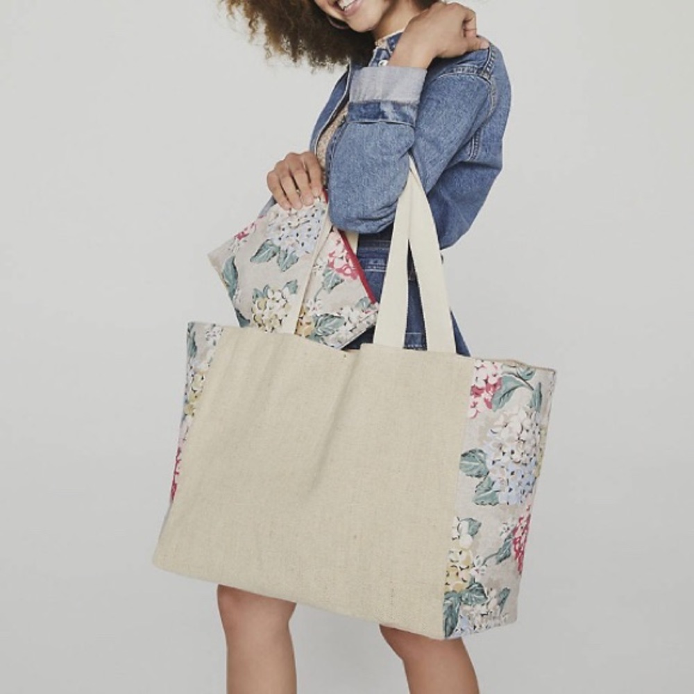 NEW! DSW Floral Tote